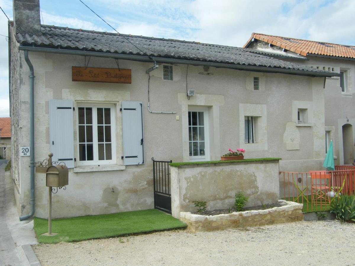 Gasthaus Le Petit Bretigny Beaumont  Exterior foto